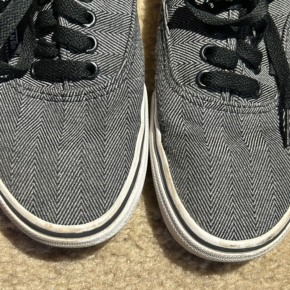 Vans - Picture 5 of 5